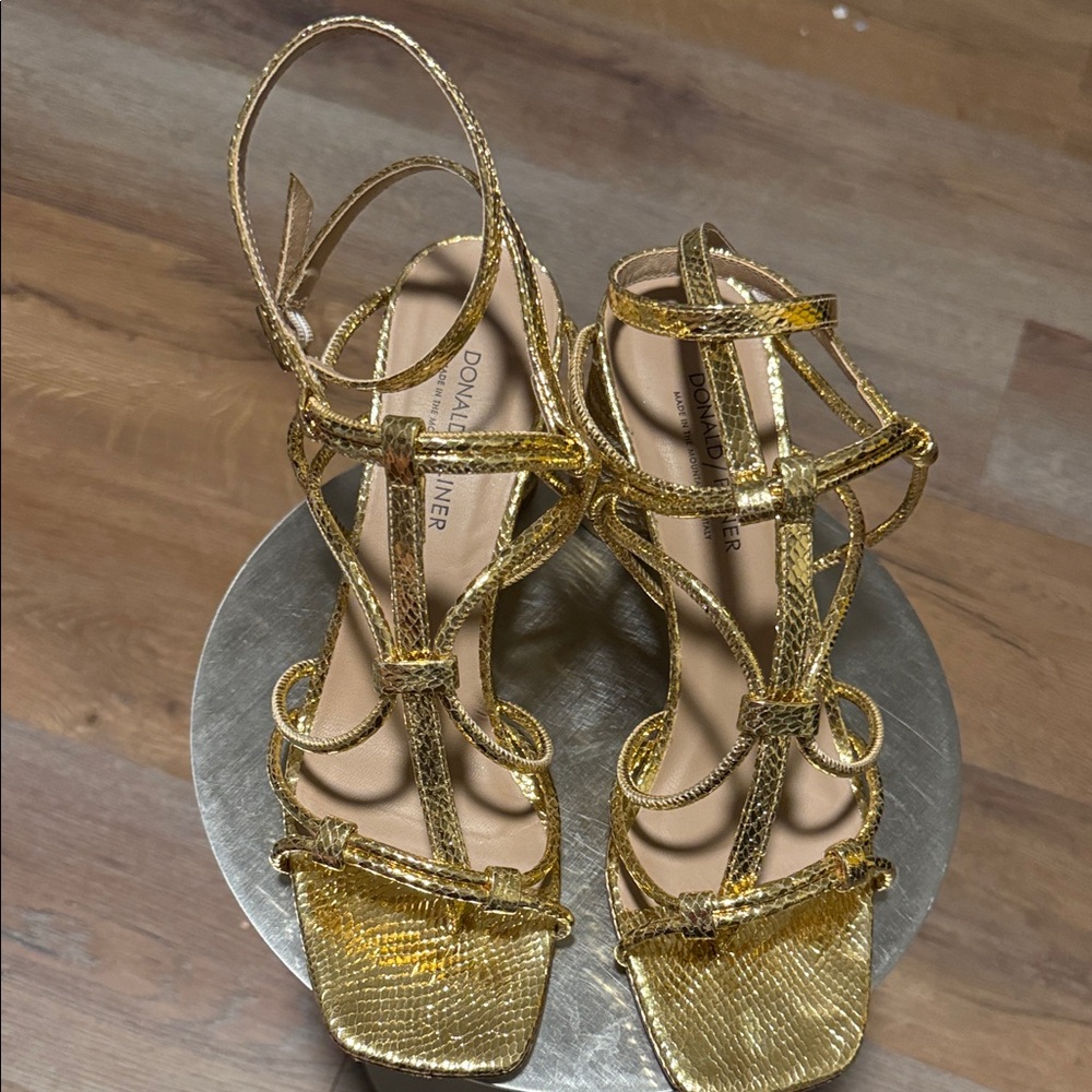 Pre-Owned Donald J. Pliner Gold Strappy Block Heels